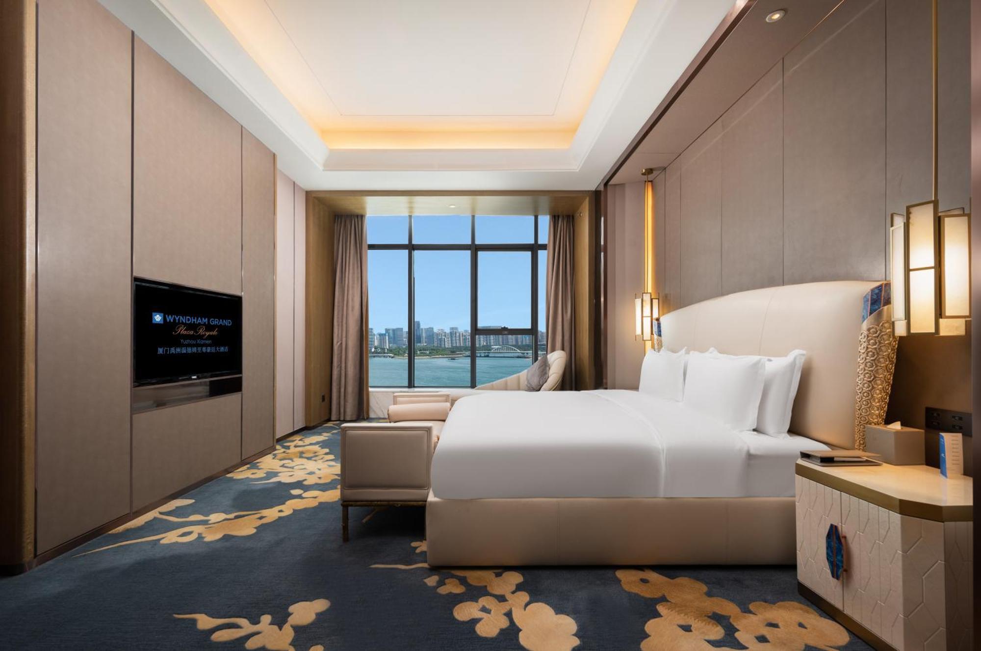 Wyndham Grand Plaza Royale Yuzhou Xiamen Wuyuan Bay Hotel Exterior photo